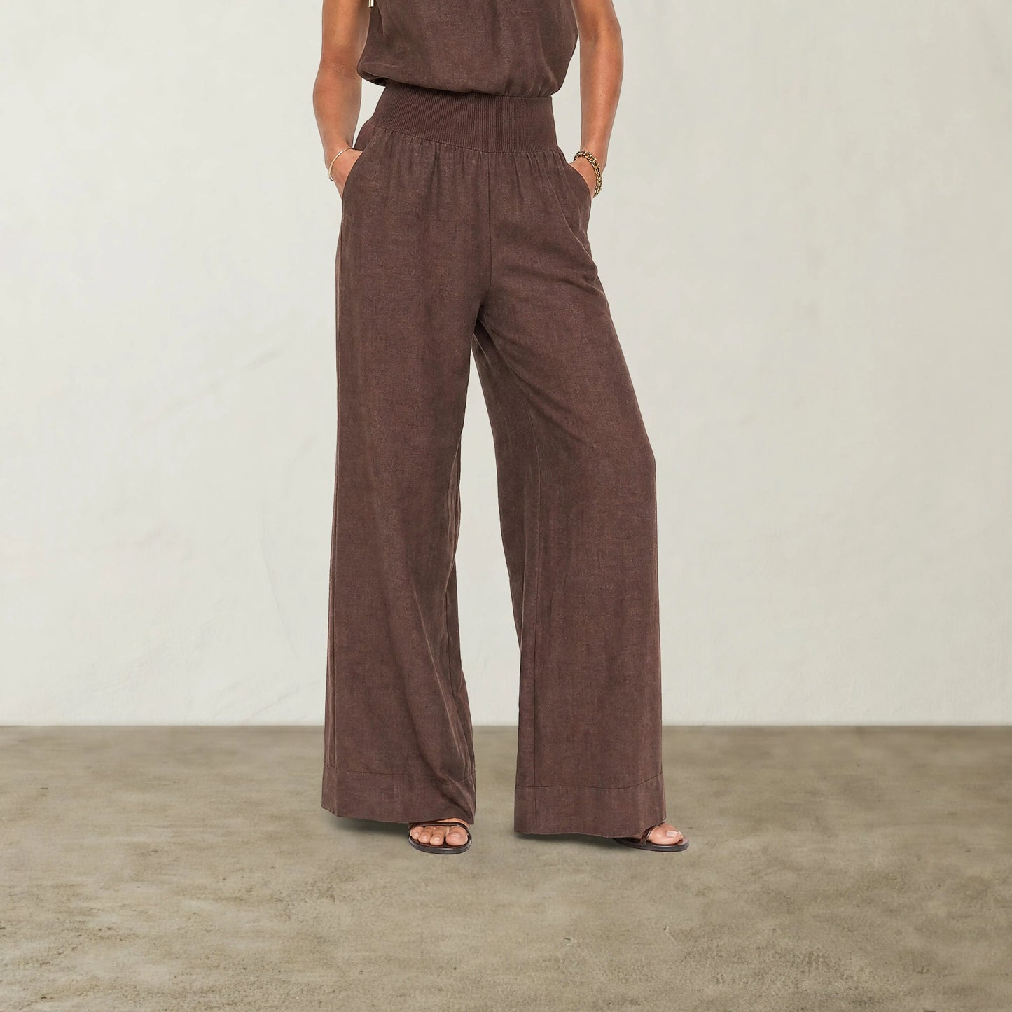 The Amara Linen Trouser